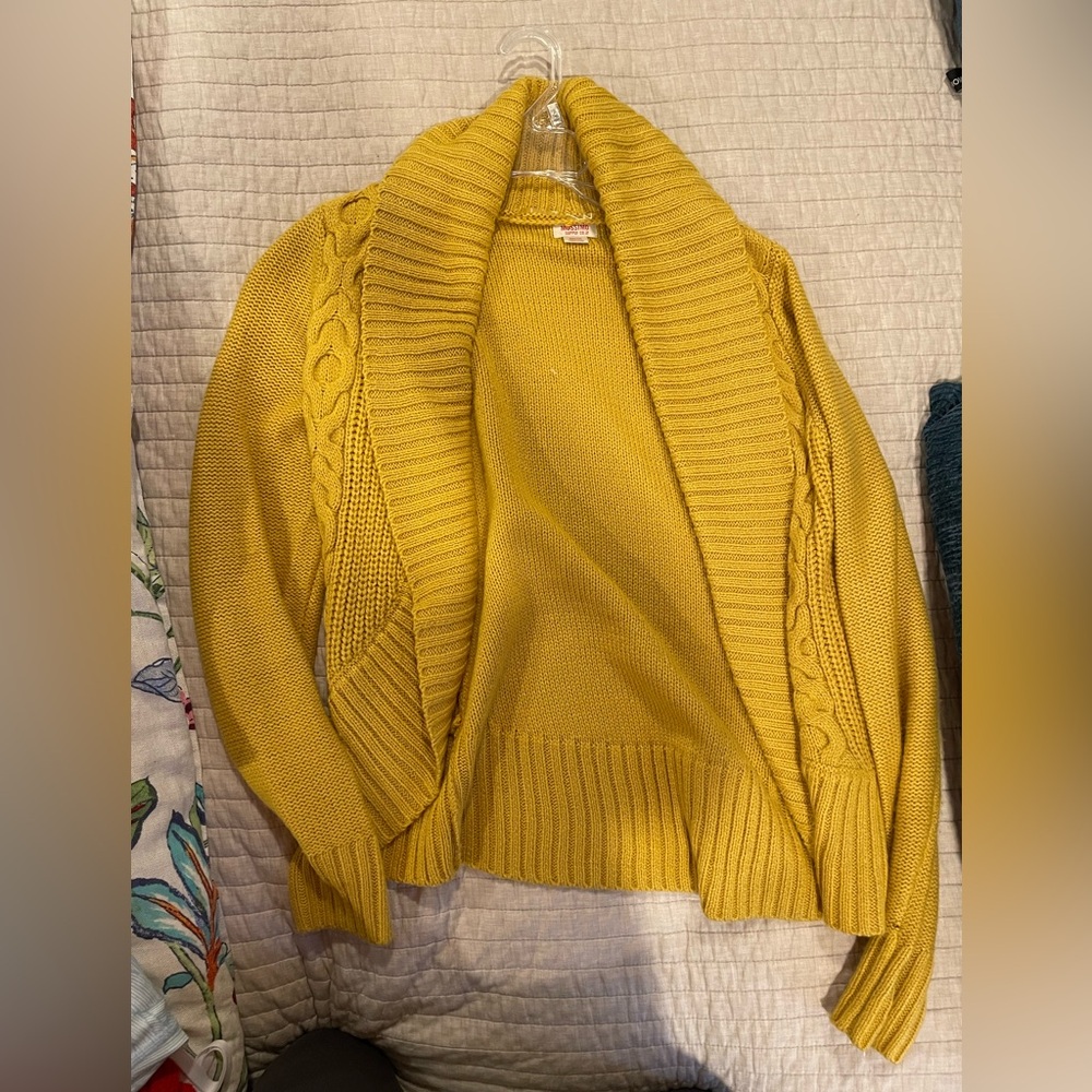 XS Mustard Mossimo cableknit cardigan